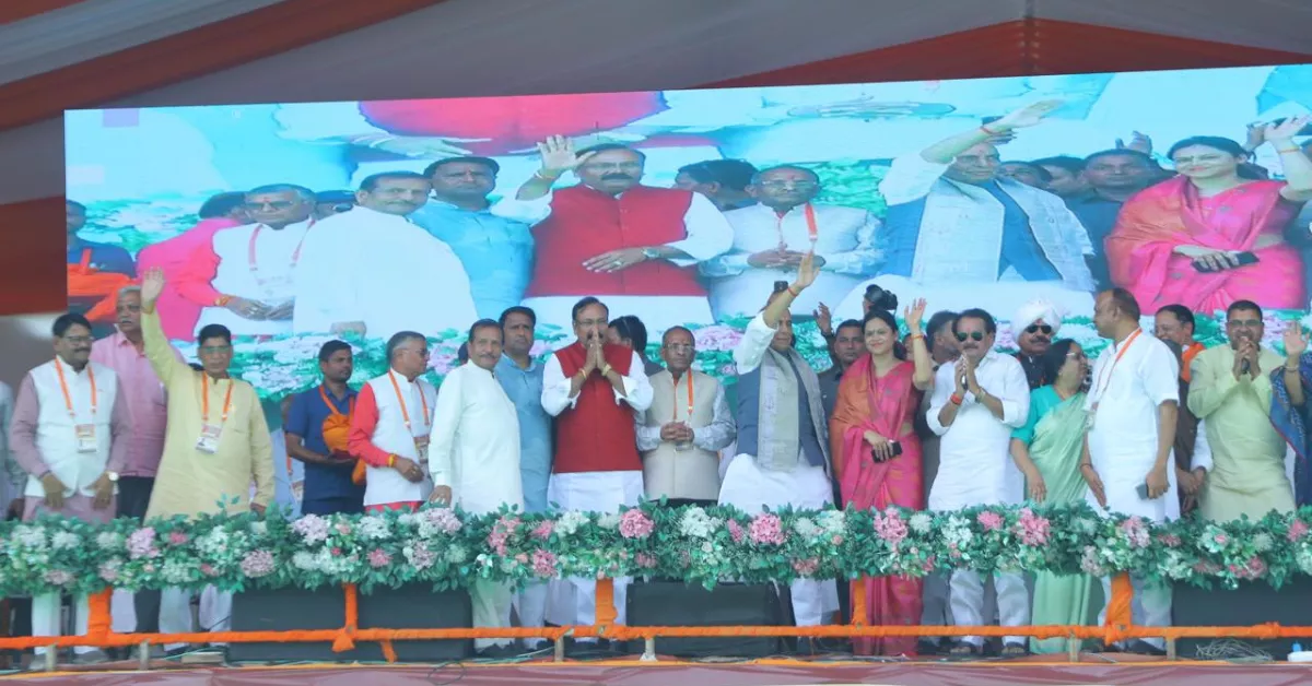 राजनाथ सिंह आगरा, महाराणा प्रताप प्रतिमा अनावरण, शमसाबाद आगरा समाचार, रक्षा मंत्री राजनाथ सिंह, महाराणा प्रताप जयंती, वीर शिरोमणि महाराणा प्रताप, आगरा जनसभा, राजनाथ सिंह भाषण, नरेंद्र मोदी सरकार 12 साल, डबल इंजन सरकार, राष्ट्रीय सुरक्षा, ऑपरेशन सिंदूर, पाकिस्तान आतंकवाद, सिंधु जल संधि, आयुष्मान भारत योजना, प्रधानमंत्री किसान सम्मान निधि, योगी आदित्यनाथ सरकार, उत्तर प्रदेश विकास, किसान कल्याण योजना, प्रधानमंत्री आवास योजना, जल जीवन मिशन, भारतीय सेना, भारत की वैश्विक प्रतिष्ठा, भाजपा जनसभा आगरा, एसपी सिंह बघेल, राजकुमार चाहर, नवीन जैन, योगेंद्र उपाध्याय, बेबी रानी मौर्य, धर्मवीर प्रजापति, डॉ जीएस धर्मेश, पुरुषोत्तम खंडेलवाल, भाजपा आगरा, आगरा राजनीति समाचार, उत्तर प्रदेश राजनीति, राष्ट्रवाद, भारतीय संस्कृति, महाराणा प्रताप इतिहास, स्वाभिमान और राष्ट्रभक्ति, आगरा हिंदी न्यूज, लेटेस्ट आगरा समाचार, भाजपा कार्यक्रम, शमसाबाद न्यूज, भारत विकास, मोदी सरकार उपलब्धियां, कानून व्यवस्था उत्तर प्रदेश, आत्मनिर्भर भारत, स्थानीय उत्पाद प्रोत्साहन, Google Discover Hindi News, Trending Political News Hindi, Agra Latest News.