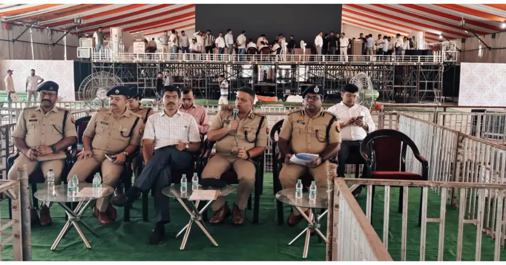 आगरा न्यूज, Agra News, योगी आदित्यनाथ आगरा दौरा, मुख्यमंत्री योगी आदित्यनाथ, आगरा दौरा 2026, डीएम मनीष बंसल, पुलिस कमिश्नर दीपक कुमार, मुख्यमंत्री कार्यक्रम आगरा, टाटा ग्राउंड आगरा, सुरक्षा समीक्षा बैठक, प्रशासनिक समीक्षा, वीआईपी सुरक्षा, पार्किंग व्यवस्था, ट्रैफिक प्लान आगरा, मंच प्रबंधन, विभागीय स्टॉल, ब्रज तीर्थ विकास परिषद, सर्किट हाउस आगरा, केंद्रीय हिंदी संस्थान, जनसभा तैयारी, उत्तर प्रदेश समाचार, Agra Administration News, CM Yogi Visit Agra, Uttar Pradesh Government News, Google Discover Hindi News, हिंदी दैनिक समाचार