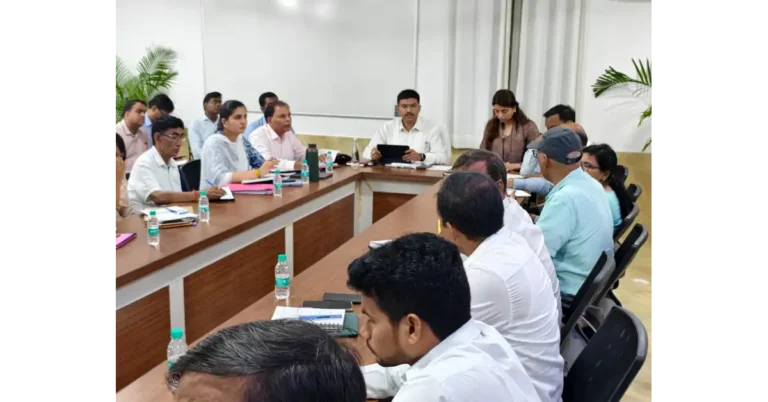 आगरा न्यूज, Agra News, डीएम मनीष बंसल, मनीष बंसल आगरा, गौशाला समीक्षा बैठक, निराश्रित गौवंश, बेसहारा गोवंश, मुख्यमंत्री निराश्रित गोवंश सहभागिता योजना, गौवंश सहभागिता योजना, डीबीटी भुगतान, गोवंश संरक्षण, आगरा गौशाला, कैटल कैचर, पशुपालन विभाग उत्तर प्रदेश, डॉ डीके पांडेय, प्रतिभा सिंह सीडीओ, गौशाला निर्माण, गौशाला प्रबंधन, हरा चारा बुवाई, किसानों की फसल सुरक्षा, सड़कों पर बेसहारा पशु, खड़ंजा निर्माण, संपर्क मार्ग निर्माण, उत्तर प्रदेश गौशाला, Agra Administration News, Uttar Pradesh News, Google Discover Hindi News, Google News Hindi, हिंदी दैनिक समाचार