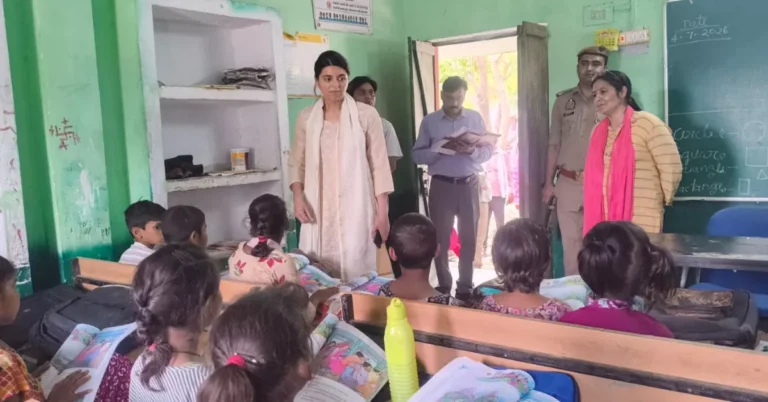आगरा समाचार, मुख्य विकास अधिकारी प्रतिभा सिंह, CDO प्रतिभा सिंह, प्रतिभा सिंह निरीक्षण, पीएम श्री विद्यालय, पीएम श्री विद्यालय मुखबार, पीएम श्री विद्यालय खेड़ी अड़ु, एत्मादपुर समाचार, एत्मादपुर स्कूल निरीक्षण, सरकारी स्कूल निरीक्षण, बेसिक शिक्षा विभाग आगरा, स्कूल चलो अभियान 2026, आगरा शिक्षा समाचार, सरकारी विद्यालय, विद्यालय निरीक्षण, स्कूल साफ सफाई, पेयजल व्यवस्था, आरओ सिस्टम, विद्यालय शौचालय, शिक्षा विभाग उत्तर प्रदेश, प्राथमिक शिक्षा, सरकारी स्कूल न्यूज, स्कूल प्रबंधन, शिक्षा सुधार, यूपी शिक्षा समाचार, आगरा हिंदी न्यूज, Google Discover News, Google News Hindi, सरकारी योजनाएं, पीएम श्री योजना