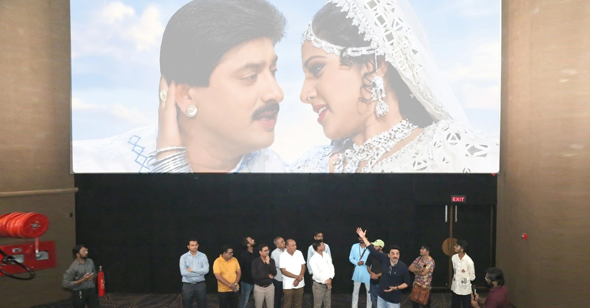 गुजराती फिल्म, गुजराती सिनेमा, मैं तो पलवड़े बांधी प्रीत, Mai To Palavde Bandhi Preet, जशवंत गांगाणी, राज गांगाणी, हितेन कुमार, राजलक्ष्मी, गुजराती क्लासिक फिल्म, गुजराती मूवी 2026, 4K HD रेस्टोरेशन, देवलो जीवली प्रेम कहानी, सौराष्ट्र संस्कृति, पारिवारिक मूल्य, भारतीय संस्कृति, गौमाता पर आधारित फिल्म, पशु प्रेम, भावनात्मक फिल्म, गुजराती सुपरहिट फिल्म, नरेंद्र मोदी सम्मानित फिल्म, गुजरात राज्य सरकार पुरस्कार, Gujarati Cinema News, Gujarati Movie News, Hiten Kumar, Gujarati Classic Movie, Gujarati Film Re Release, Entertainment News Hindi, Google Discover Hindi News, हिंदी दैनिक समाचार