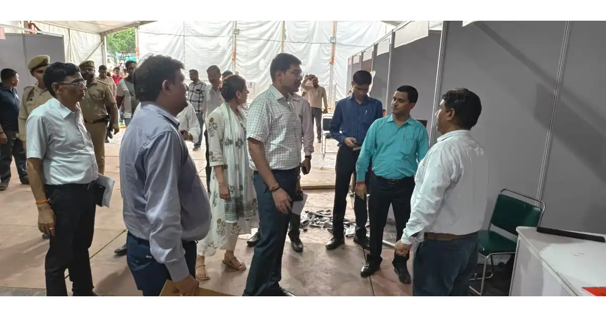 आगरा न्यूज, Agra News, योगी आदित्यनाथ आगरा दौरा, मुख्यमंत्री योगी आदित्यनाथ, आगरा दौरा 2026, डीएम मनीष बंसल, पुलिस कमिश्नर दीपक कुमार, मुख्यमंत्री कार्यक्रम आगरा, टाटा ग्राउंड आगरा, सुरक्षा समीक्षा बैठक, प्रशासनिक समीक्षा, वीआईपी सुरक्षा, पार्किंग व्यवस्था, ट्रैफिक प्लान आगरा, मंच प्रबंधन, विभागीय स्टॉल, ब्रज तीर्थ विकास परिषद, सर्किट हाउस आगरा, केंद्रीय हिंदी संस्थान, जनसभा तैयारी, उत्तर प्रदेश समाचार, Agra Administration News, CM Yogi Visit Agra, Uttar Pradesh Government News, Google Discover Hindi News, हिंदी दैनिक समाचार