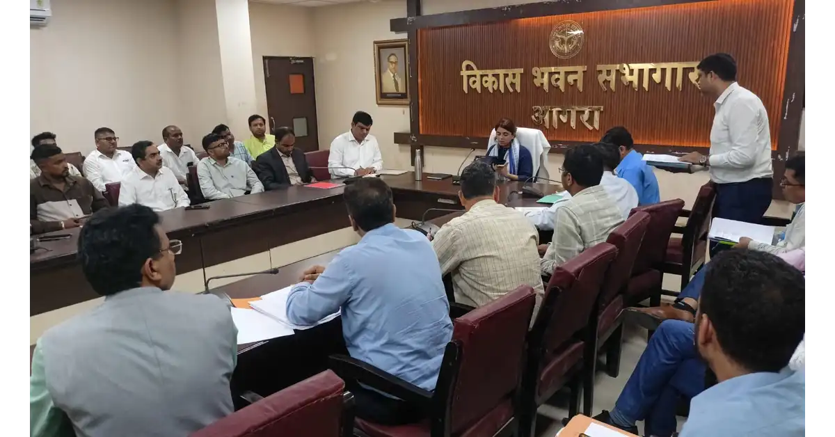 आगरा न्यूज, Agra News, प्रधानमंत्री सूर्य घर योजना, PM Surya Ghar Yojana, सूर्य घर मुफ्त बिजली योजना, सोलर रूफटॉप योजना, Solar Rooftop Scheme, आगरा सोलर योजना, सीडीओ प्रतिभा सिंह, प्रतिभा सिंह आगरा, विकास भवन आगरा, नेडा आगरा, NEDA Agra, सोलर पावर प्लांट, सोलर रूफटॉप स्थापना, सोलर सब्सिडी योजना, घरेलू सोलर पैनल, टोरंट पावर आगरा, डीवीवीएनएल आगरा, बैंक पेंडेंसी, SBI, PNB, कैनरा बैंक, यूनियन बैंक ऑफ इंडिया, स्वच्छ ऊर्जा, Renewable Energy India, उत्तर प्रदेश सोलर योजना, Solar Energy News, Government Scheme News, Google Discover Hindi News, Google News Hindi, हिंदी दैनिक समाचार