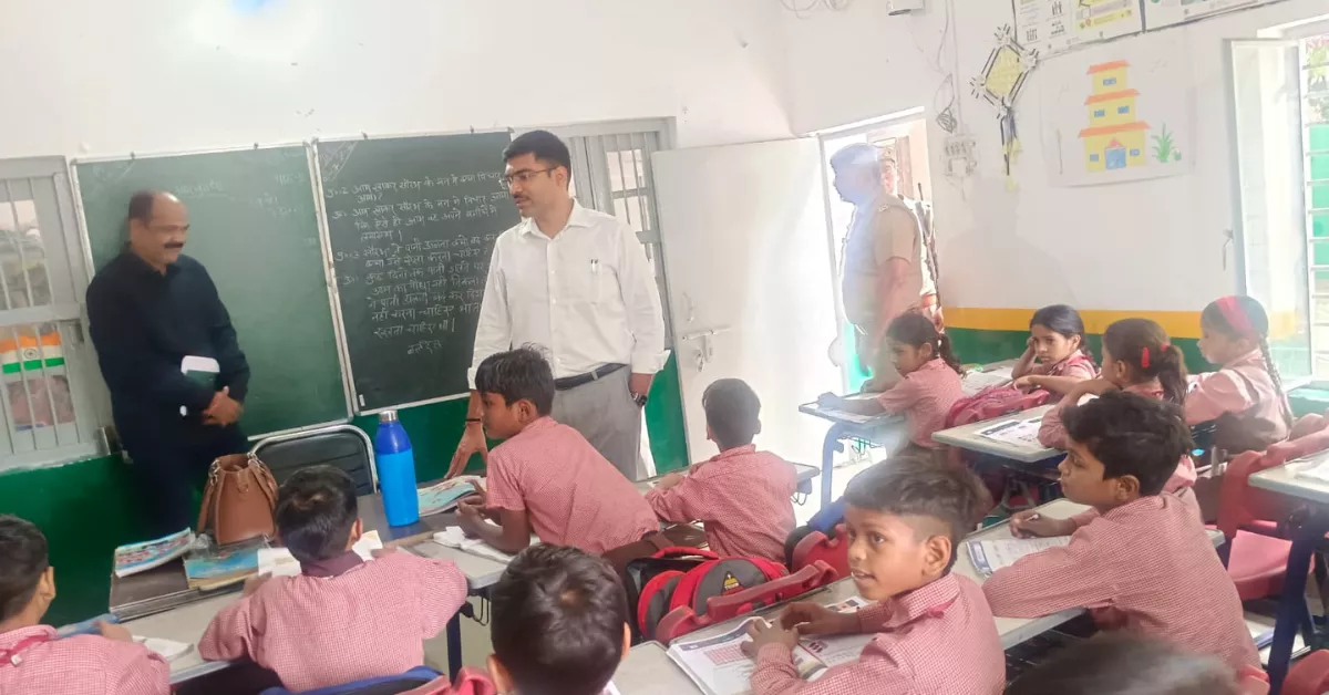 आगरा समाचार, डीएम मनीष बंसल, मनीष बंसल निरीक्षण, स्कूल निरीक्षण आगरा, पीएम श्री स्कूल रोहता, प्राथमिक विद्यालय छीपीटोला, आगरा बेसिक शिक्षा, स्कूल चलो अभियान 2026, स्कूल चलो अभियान आगरा, बेसिक शिक्षा विभाग आगरा, पीएम श्री विद्यालय, सरकारी स्कूल निरीक्षण, प्राथमिक शिक्षा उत्तर प्रदेश, मिड डे मील जांच, स्मार्ट क्लास निरीक्षण, स्कूल गुणवत्ता जांच, प्रधानाध्यापिका निलंबित, शिक्षा विभाग आगरा, बीएसए आगरा, सरकारी स्कूल समाचार, स्कूल नामांकन अभियान, शिक्षा सुधार, यूपी शिक्षा समाचार, आगरा लेटेस्ट न्यूज, आगरा हिंदी न्यूज, डीएम आगरा, सरकारी विद्यालय, निपुण भारत मिशन, स्कूल शिक्षा, Google Discover News