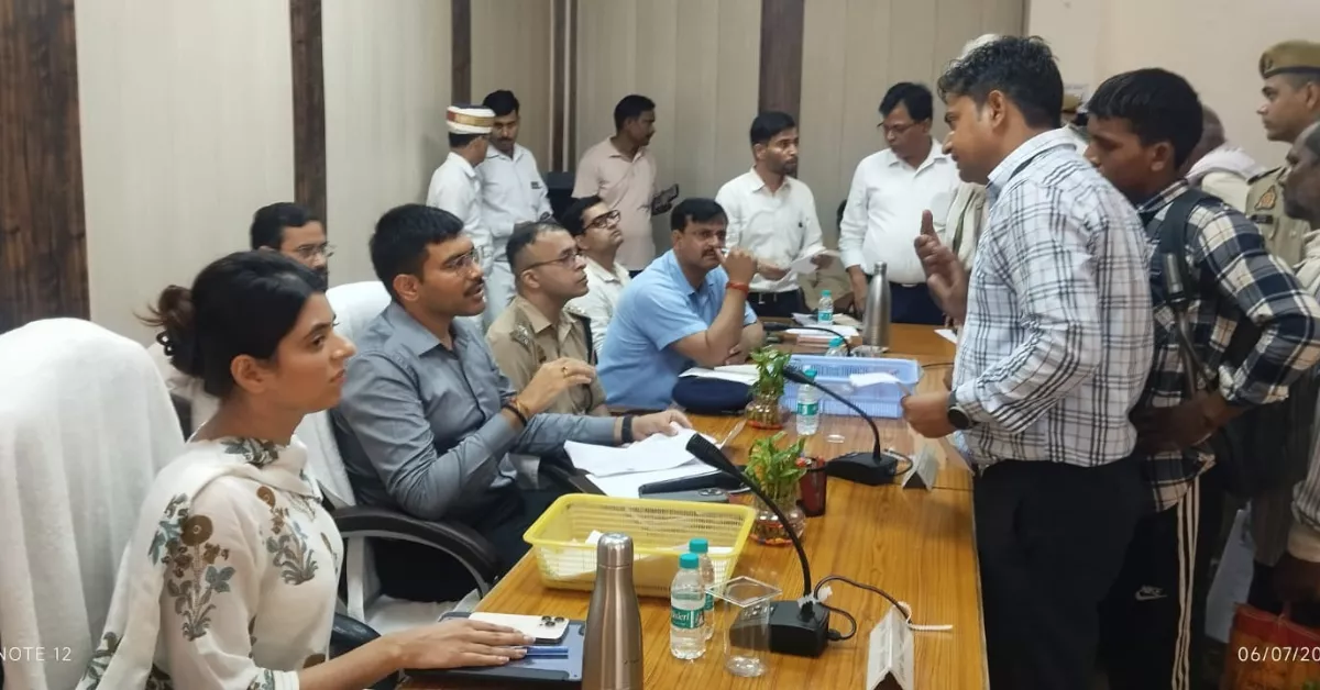 आगरा समाचार, बाह तहसील समाचार, संपूर्ण समाधान दिवस, डीएम मनीष बंसल, मनीष बंसल आगरा, जिलाधिकारी आगरा, बाह तहसील, तहसील दिवस, जनसुनवाई आगरा, भूमि विवाद आगरा, राजस्व विभाग आगरा, पिनाहट नगर पंचायत, बाह नगर पालिका, प्रशासनिक कार्रवाई, शिकायत निस्तारण, आगरा प्रशासन, उत्तर प्रदेश समाचार, राजस्व निरीक्षक, नगर पंचायत अनियमितता, सरकारी योजनाएं, जन शिकायत, आगरा हिंदी न्यूज, लेटेस्ट आगरा न्यूज, विकास कार्य आगरा, Google Discover News, Google News Hindi, यूपी प्रशासन, सरकारी समाचार, जनता दरबार, आगरा अपडेट