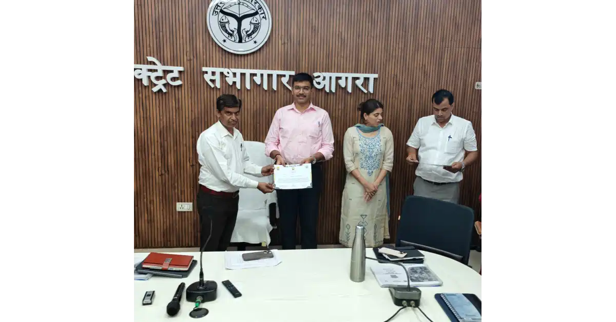 शिक्षा व्यवस्था पर डीएम मनीष बंसल सख्त