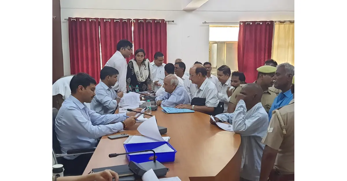 आगरा न्यूज, Agra News, संपूर्ण समाधान दिवस, तहसील सदर आगरा, डीएम मनीष बंसल, मनीष बंसल आगरा, समाधान दिवस आगरा, जनसुनवाई आगरा, आगरा जिला प्रशासन, तहसील दिवस, जनता की शिकायतें, भूमि विवाद आगरा, राजस्व विभाग, पुलिस विभाग आगरा, नगर निगम आगरा, आगरा विकास प्राधिकरण, एडीए आगरा, टोरेंट पावर आगरा, बिजली शिकायत आगरा, राशन कार्ड शिकायत, पेंशन शिकायत, अतिक्रमण शिकायत, चकरोड निर्माण, नाली निर्माण, सरकारी शिकायत निस्तारण, जन शिकायत समाधान, Agra Latest News, Uttar Pradesh News, Google Discover Hindi News, हिंदी दैनिक समाचार