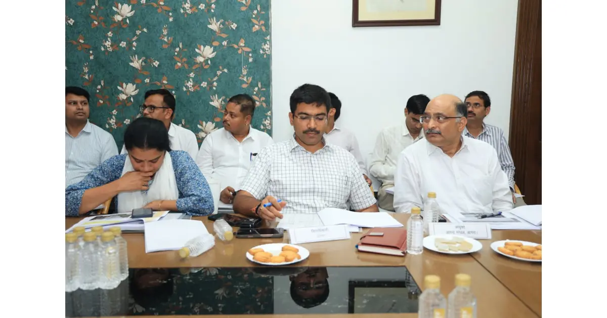 आगरा न्यूज, Agra News, पर्यटन मंत्री जयवीर सिंह, जयवीर सिंह, उत्तर प्रदेश पर्यटन विभाग, पर्यटन एवं संस्कृति विभाग, धार्मिक पर्यटन आगरा, बटेश्वर धाम, बटेश्वर धाम विकास, बटेश्वर हेरिटेज संरक्षण, कोठी मीना बाजार, आगरा पर्यटन परियोजना, मंदिर विकास योजना, धार्मिक स्थल विकास, आगरा मंदिर समाचार, श्री बालाजी धाम दयालबाग, लाल मंदिर खंदौली, श्री लीला विलास मंदिर, घासी बाबा मंदिर, कुटुम्बी भैरोंनाथ मंदिर, चिंताहरण महादेव मंदिर, मौनी बाबा मंदिर किरावली, अटल बिहारी वाजपेयी मेमोरियल, पर्यटन समीक्षा बैठक, आगरा लेटेस्ट न्यूज, Uttar Pradesh Tourism News, Agra Tourism News, Google Discover Hindi News, हिंदी दैनिक समाचार
