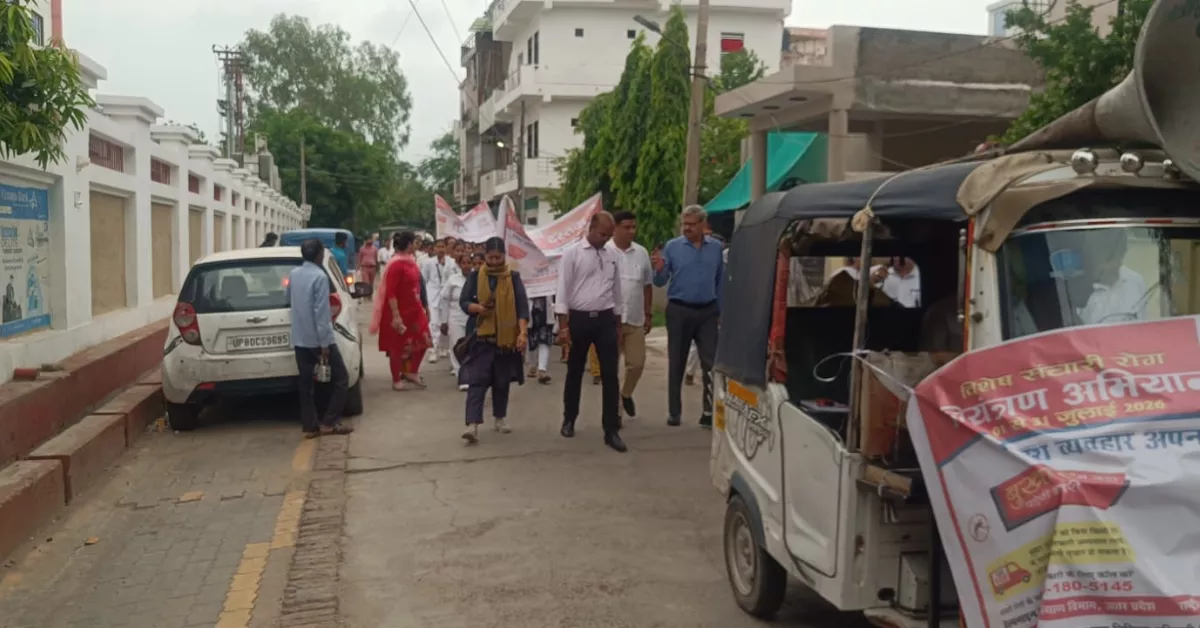 आगरा समाचार, आगरा न्यूज, Agra News, संचारी रोग नियंत्रण अभियान 2026, संचारी रोग अभियान, दस्तक अभियान 2026, दस्तक अभियान आगरा, सीएमओ डॉ अरुण कुमार श्रीवास्तव, डॉ अरुण कुमार श्रीवास्तव, जिला मलेरिया अधिकारी राजेश कुमार गुप्ता, डॉ धर्मेश्वर श्रीवास्तव, डॉ पीयूष जैन, स्वास्थ्य विभाग आगरा, उत्तर प्रदेश स्वास्थ्य विभाग, जनजागरूकता रैली, डेंगू बचाव, मलेरिया रोकथाम, चिकनगुनिया जागरूकता, वेक्टर जनित रोग, संचारी रोग, फॉगिंग अभियान, एंटी लार्वा छिड़काव, स्वच्छता अभियान, बरसात में बीमारियों से बचाव, आशा कार्यकर्ता, आंगनबाड़ी कार्यकर्ता, WHO India, स्वास्थ्य जागरूकता, साफ सफाई अभियान, सार्वजनिक स्वास्थ्य, सुरक्षित पेयजल, उत्तर प्रदेश समाचार, हेल्थ न्यूज़ हिंदी, Medical News Hindi, Google Discover News, Google News Hindi, Trending Health News, Latest Agra News, Uttar Pradesh News, Public Health Campaign, Disease Prevention Campaign