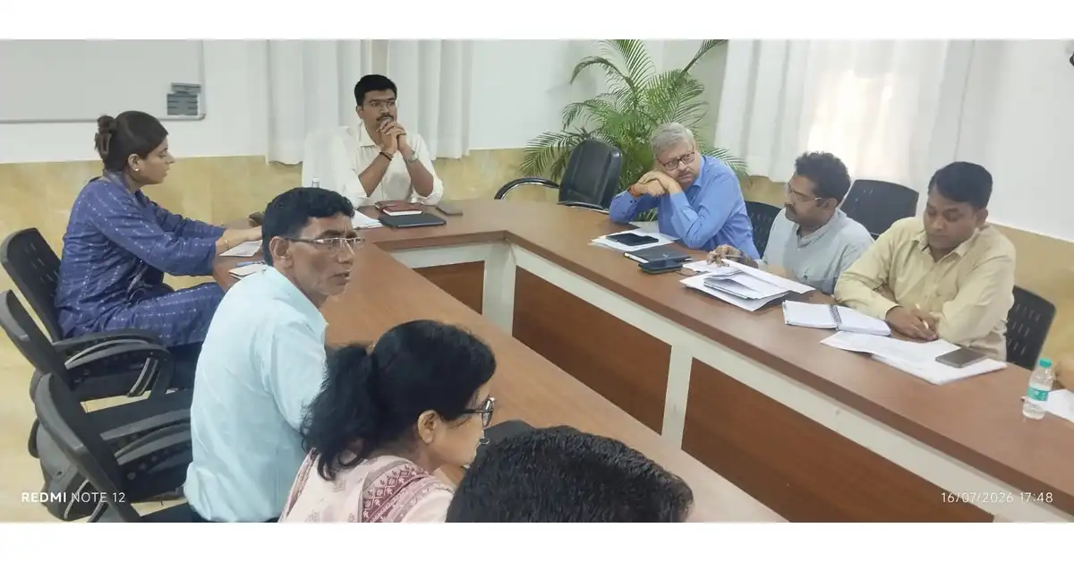 जीरो पावर्टी योजना, जीरो पावर्टी योजना आगरा, डीएम मनीष बंसल, मनीष बंसल आगरा, आगरा डीएम बैठक, आगरा प्रशासन, सरकारी योजनाएं आगरा, गरीब परिवार सरकारी योजना, प्रधानमंत्री आवास योजना, मुख्यमंत्री आवास योजना, राशन कार्ड योजना, आयुष्मान भारत योजना, जन आरोग्य योजना, गोल्डन कार्ड योजना, वृद्धावस्था पेंशन, विधवा पेंशन, दिव्यांग पेंशन, प्रधानमंत्री उज्ज्वला योजना, जल जीवन मिशन, किसान सम्मान निधि, श्रमिक कार्ड, शिक्षा अभियान आगरा, सरकारी लाभार्थी योजना, आगरा लेटेस्ट न्यूज, Agra News Hindi, Agra Administration News, Manish Bansal DM Agra, Zero Poverty Campaign, Zero Poverty Scheme Uttar Pradesh, Google Discover News Hindi, Hindi Dainik Samachar