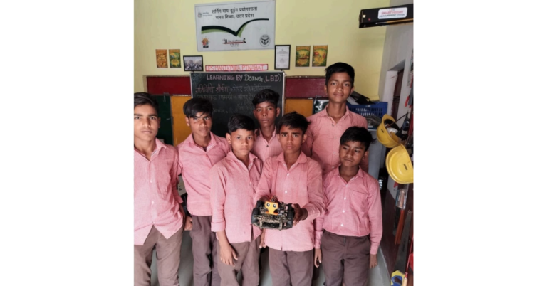 आगरा न्यूज, Agra News, आगरा शिक्षा समाचार, पिनाहट शिक्षा समाचार, मानिकपुरा विद्यालय, उच्च प्राथमिक विद्यालय मानिकपुरा, मानिकपुरा स्कूल आगरा, Learning by Doing, लर्निंग बाय डूइंग, गतिविधि आधारित शिक्षण, गतिविधि आधारित विज्ञान शिक्षा, विज्ञान शिक्षा आगरा, बच्चों में वैज्ञानिक सोच, विज्ञान में नवाचार, छात्र नवाचार, स्कूल में विज्ञान प्रयोगशाला, विज्ञान प्रयोगशाला आगरा, स्मार्ट मॉडल स्कूल, बच्चों के विज्ञान मॉडल, छात्र विज्ञान मॉडल, रोबोट मॉडल, बाधा से बचने वाला रोबोट, आवाज से नियंत्रित कार, स्मार्ट पार्किंग मॉडल, स्वचालित कूड़ेदान, स्वचालित टोल गेट, जल आधारित खेती, सौर ऊर्जा मॉडल, इलेक्ट्रॉनिक सर्किट, सेंसर आधारित मॉडल, विज्ञान प्रयोग, मिट्टी परीक्षण, जल परीक्षण, वर्मी कम्पोस्ट, गतिविधि आधारित विज्ञान प्रयोगशाला, विद्यार्थी केंद्रित शिक्षा, प्रयोगात्मक शिक्षा, व्यावहारिक विज्ञान शिक्षा, नवाचार आधारित शिक्षा, बच्चों में रचनात्मकता, बच्चों में तार्किक सोच, समस्या समाधान कौशल, वैज्ञानिक दृष्टिकोण, स्कूल नवाचार आगरा, प्रमोद सागर शिक्षक, पिनाहट ब्लॉक आगरा, बेसिक शिक्षा विभाग आगरा, प्राथमिक शिक्षा में नवाचार, विज्ञान शिक्षण में नवाचार, छात्र प्रतिभा आगरा, सरकारी स्कूल में नवाचार, सरकारी स्कूल विज्ञान मॉडल, उत्तर प्रदेश शिक्षा समाचार, Uttar Pradesh Education News, Agra Education News, Learning by Doing Education, Science Innovation in Schools, Student Innovation, Google Discover Hindi News, Hindi Dainik Samachar