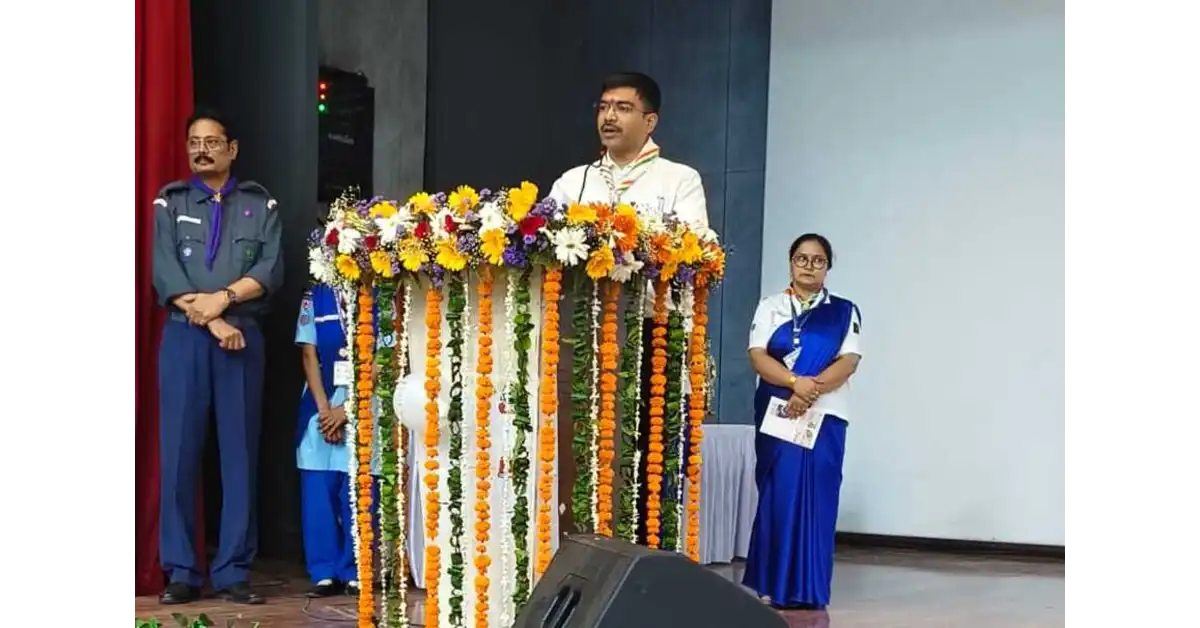 आगरा के हर विद्यालय में सक्रिय होगी स्काउट-गाइड यूनिट, 312 प्रधानाचार्यों की कार्यशाला में DM मनीष बंसल ने दिए निर्देश