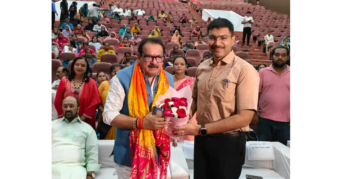 रक्षाबंधन 2026, रक्षाबंधन पर मुफ्त बस यात्रा, महिलाओं के लिए मुफ्त बस यात्रा, महिलाओं की निःशुल्क बस यात्रा, योगी सरकार की योजना, मुख्यमंत्री योगी आदित्यनाथ, लोकमाता अहिल्याबाई मातृशक्ति यात्रा, अहिल्याबाई मातृशक्ति यात्रा, 60 वर्ष से अधिक महिलाओं के लिए मुफ्त यात्रा, वरिष्ठ महिलाओं की मुफ्त बस यात्रा, रक्षाबंधन फ्री बस सेवा, यूपी रोडवेज मुफ्त यात्रा, उत्तर प्रदेश रोडवेज, यूपी में महिलाओं की मुफ्त बस यात्रा, 27 अगस्त से 29 अगस्त मुफ्त यात्रा, रक्षाबंधन बस सेवा 2026, आगरा न्यूज, आगरा में मुफ्त बस यात्रा, आगरा रक्षाबंधन समाचार, सूरसदन आगरा, प्रो एसपी सिंह बघेल, योगेंद्र उपाध्याय, जिलाधिकारी मनीष बंसल, महिला सम्मान योजना, महिला सुरक्षा उत्तर प्रदेश, मातृशक्ति योजना, अहिल्याबाई होल्कर, उत्तर प्रदेश सरकार की नई योजना, रक्षाबंधन सरकारी योजना, महिलाओं के लिए सरकारी योजना, महिला कल्याण योजना, वरिष्ठ नागरिक महिला सुविधा, Agra News, Raksha Bandhan 2026, Free Bus Travel Women UP, Yogi Adityanath, Lokmata Ahilyabai Matrushakti Yatra, UP Roadways Free Bus Service, Google Discover Hindi News, Hindi Dainik Samachar