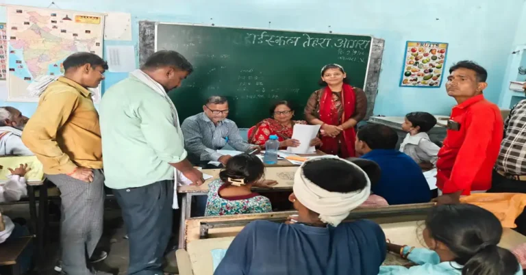 Saiyan Breaking: सैंया में दिव्यांग बच्चों के लिए मेडिकल असिसमेंट कैंप, योजनाओं की दी जानकारी सैंया न्यूज, Saiyan News, आगरा न्यूज, Agra News, आगरा समाचार, सैंया मेडिकल कैंप, दिव्यांग बच्चों का मेडिकल कैंप, दिव्यांग बच्चों हेतु कैंप, मेडिकल असिसमेंट कैंप, Medical Assessment Camp, दिव्यांग बच्चों की जांच, दिव्यांग प्रमाण पत्र, दिव्यांग प्रमाण-पत्र, दिव्यांग बच्चों के लिए सरकारी योजनाएं, दिव्यांग कल्याण योजना, दिव्यांग बच्चों को सरकारी सुविधा, सरकारी सुविधाओं की जानकारी, ब्लॉक संसाधन केंद्र सैंया, BRC Saiyan, BRC Tehra, ब्लॉक संसाधन केंद्र तेहरा, खंड शिक्षा अधिकारी सुमित कुमार, Sumit Kumar BEO, स्पेशल एजुकेटर रोमा श्रीवास्तव, Roma Srivastava, हरिशंकर माहौर, मेडिकल बोर्ड, दिव्यांग बच्चों के अभिभावक, विशेष शिक्षा, Special Educator, दिव्यांगजन सहायता, शिक्षा विभाग आगरा, बेसिक शिक्षा विभाग, ग्रामीण दिव्यांग बच्चे, दिव्यांग छात्र छात्राएं, सरकारी योजना लाभ, Agra Education News, Divyang Children Camp Agra, Google Discover News, Google News India