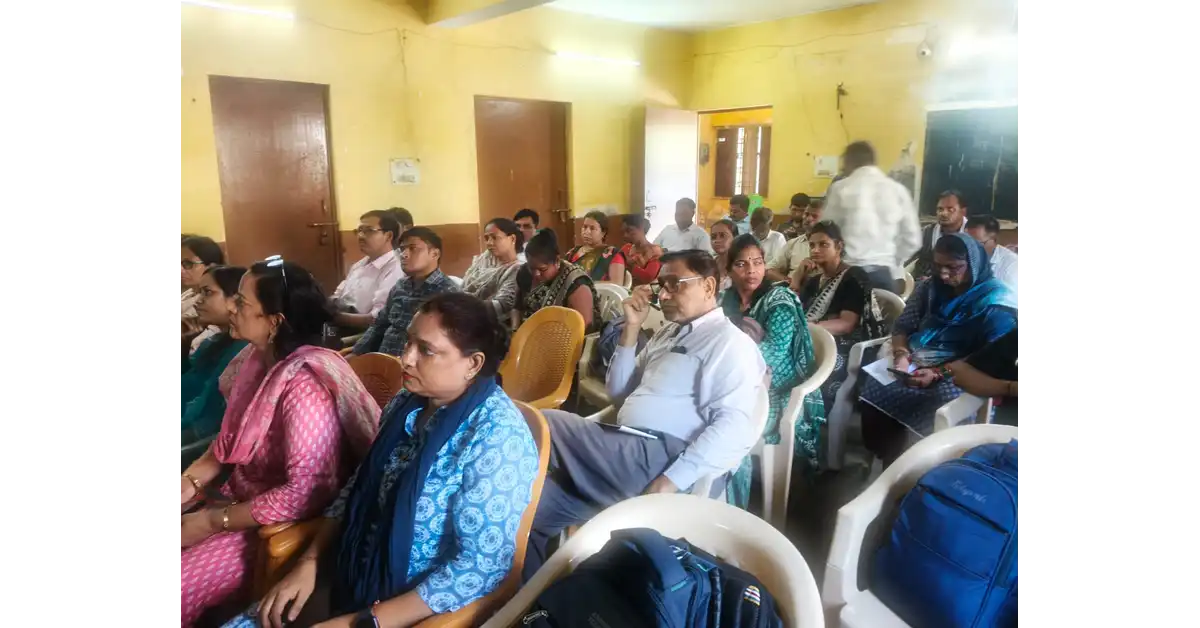 खेरागढ़ न्यूज, Kheragarh News, आगरा न्यूज, Agra News, खेरागढ़ BRC, ब्लॉक संसाधन केंद्र खेरागढ़, BRC Kheragarh, मिलेट्स प्रशिक्षण, मिलेट्स प्रशिक्षण आगरा, मिलेट्स प्रशिक्षण खेरागढ़, उत्तर प्रदेश मिलेट्स पुनरुद्धार कार्यक्रम, UP Millets Revival Programme, मिलेट्स, मोटा अनाज, Millets, मोटे अनाज का महत्व, मिलेट्स के फायदे, मिलेट्स पोषण, मिलेट्स उपयोगिता, ज्वार, ज्वार के फायदे, बाजरा, बाजरा के फायदे, रागी, रागी के फायदे, ज्वार बाजरा रागी, शिक्षकों का प्रशिक्षण, अध्यापक प्रशिक्षण, शिक्षक प्रशिक्षण आगरा, स्कूल पाठ्यक्रम में मिलेट्स, विद्यार्थियों में मिलेट्स जागरूकता, पोषण जागरूकता, स्वस्थ खान-पान, संतुलित आहार, कृषि जागरूकता, कृषि विशेषज्ञ डॉ राधेश्याम सिंह, डॉ फैज बख्श सैयद, सलीम अली खां, धर्मेंद्र सिंह, संतोष कुमार, सत्य पाल सिंह, डॉ संग्राम सिंह, सच्चिदानंद दुबे, सर्वेश कुमार, मिलेट्स जागरूकता अभियान, विद्यालयी शिक्षा, कृषि और शिक्षा, पोषण शिक्षा, शिक्षा समाचार आगरा, आगरा शिक्षा समाचार, बेसिक शिक्षा विभाग आगरा, Uttar Pradesh Education News, Education News Agra, Agra Latest News, Google Discover News, Google News, Dainik Samachar, आगरा ताजा खबर
