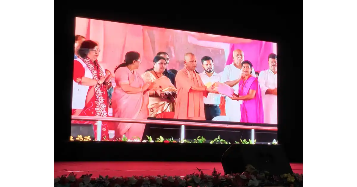 आगरा न्यूज, Agra News, आगरा समाचार, सूरसदन आगरा, आंगनबाड़ी सम्मान समारोह, आंगनबाड़ी कार्यकत्री, आंगनबाड़ी सहायिका, Anganwadi Workers Honor, आंगनबाड़ी कार्यकत्रियों का सम्मान, 5 आंगनबाड़ी कार्यकत्रियां सम्मानित, 5 नियुक्ति पत्र, नवचयनित आंगनबाड़ी कार्यकत्री, 8 बच्चों को लैपटॉप, 10 मेधावी छात्राओं का सम्मान, पोषण पोटली, SAM से सामान्य श्रेणी, कुपोषण से सामान्य श्रेणी, मुख्यमंत्री बाल सेवा योजना, मुख्यमंत्री बाल सेवा योजना कोविड-19, मुख्यमंत्री बाल सेवा योजना सामान्य, कन्या सुमंगला योजना, बेटी बचाओ बेटी पढ़ाओ, आंगनबाड़ी केंद्र, महिला एवं बाल कल्याण, पोषण अभियान, बाल पोषण, बाल स्वास्थ्य, बाल शिक्षा, महिला कल्याण योजना, योगी आदित्यनाथ, मुख्यमंत्री योगी आदित्यनाथ, मनीष बंसल, DM Manish Bansal, पुरुषोत्तम खंडेलवाल, डॉ जीएस धर्मेश, डॉ मंजू भदौरिया, Ayodhya Live Telecast, Anganwadi Appointment Letter, Agra Government News, Agra Latest News, Google Discover News, Google News India
