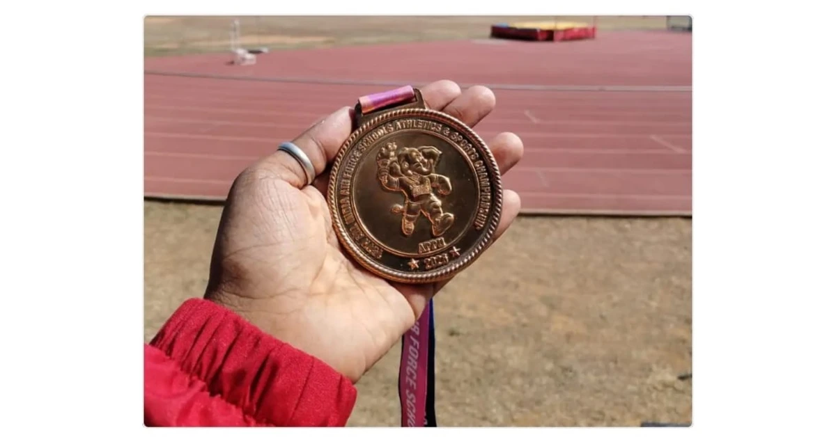 आगरा न्यूज, Agra News, आगरा खेल समाचार, Agra Sports News, ईशान चौधरी, Ishan Chaudhary, ईशान चौधरी आगरा, आगरा के छात्र ईशान, एयरफोर्स स्कूल आगरा, Air Force School Agra, 400 मीटर दौड़, 400m Race, 400 Meter Running, 400 मीटर में गोल्ड, 400 मीटर स्वर्ण पदक, Gold Medal 400 Meter, ऑल इंडिया एयरफोर्स चैंपियनशिप, All India Air Force Championship, 15वीं ऑल इंडिया एयरफोर्स एथलेटिक्स चैंपियनशिप, Air Force Athletics Championship, बेंगलुरु एयरफोर्स चैंपियनशिप, Bengaluru Sports Championship, एयरफोर्स एथलेटिक्स, Air Force Athletics, ईशान ने जीता स्वर्ण, आगरा छात्र ने जीता गोल्ड, आगरा का खिलाड़ी, आगरा युवा खिलाड़ी, अर्जुन नगर आगरा, अर्जुन नगर के ईशान, कुलदीप सिंह आलोक, एकलव्य स्टेडियम आगरा, सेंट्रल एयर कमांड एथलेटिक्स, Central Air Command Athletics, एयरफोर्स स्कूल एथलेटिक्स, छात्र एथलेटिक्स खिलाड़ी, स्कूल एथलेटिक्स प्रतियोगिता, बेंगलुरु खेल प्रतियोगिता, खेल प्रतिभा आगरा, आगरा के होनहार छात्र, युवा एथलीट आगरा, Athletics News Agra, Sports News India, Student Athlete Agra, Gold Medal News, खेल उपलब्धि, एथलेटिक्स में स्वर्ण पदक, राजधानी एक्सप्रेस आगरा बेंगलुरु, Google Discover News, Google News India, Agra Latest News, Agra Breaking News