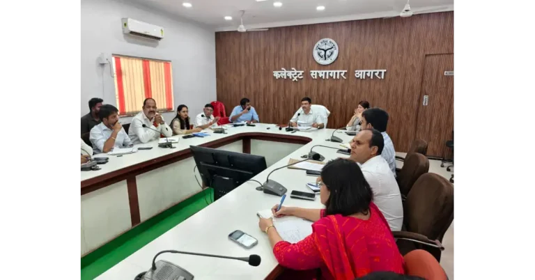 Agra Breaking: जनगणना-2027: आगरा में तैयारियां तेज, 16 नवंबर से शुरू होगी स्व-गणना जनगणना-2027, Census 2027, जनगणना 2027 आगरा, आगरा जनगणना, जनसंख्या गणना 2027, आगरा न्यूज, Agra News, डीएम मनीष बंसल, जिलाधिकारी मनीष बंसल, आगरा कलेक्ट्रेट, जनगणना की तैयारियां, जनगणना द्वितीय चरण, जनगणना 2027 दूसरा चरण, स्व-गणना 2026, Self Enumeration 2026, जनगणना स्व गणना, 16 नवंबर से स्व गणना, 30 नवंबर 2026 स्व गणना, 1 दिसंबर 2026 जनगणना, 4 जनवरी 2027 जनगणना, 5 जनवरी से 9 जनवरी पुनरीक्षण, घर-घर जनगणना, डिजिटल जनगणना, ऑनलाइन जनगणना, जनगणना मोबाइल ऐप, जनगणना में 40 प्रश्न, जनगणना प्रश्नावली, जनगणना फील्ड ट्रेनिंग, फील्ड ट्रेनर प्रशिक्षण, जिला जनगणना अधिकारी, संदीप कुमार वर्मा, जनगणना आगरा 2026, Census India 2027, जनगणना में जनभागीदारी, जनगणना जागरूकता अभियान, जनगणना में पूछे जाएंगे सवाल, जनगणना में आधार मोबाइल जानकारी, जनगणना में शिक्षा की जानकारी, जनगणना में प्रवास की जानकारी, जनगणना में आर्थिक गतिविधि, जनगणना आगरा समाचार, Uttar Pradesh Census 2027, UP Census News, Agra Latest News, Google Discover News, Google News India