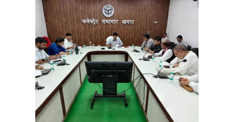 आगरा मतदाता पंजीकरण अभियान, आगरा मतदाता सूची 2026, डीएम मनीष बंसल, विशेष प्रगाढ़ पुनरीक्षण 2026, आगरा चुनाव समाचार, नए मतदाता पंजीकरण, 18 से 19 वर्ष के मतदाता, पहली बार मतदाता बनने वाले युवा, मतदाता सूची में नाम कैसे जुड़वाएं, प्रपत्र 6 आवेदन, प्रपत्र 7 आवेदन, प्रपत्र 8 आवेदन, महिला मतदाता पंजीकरण, बूथ लेवल अधिकारी BLO, बूथ लेवल एजेंट BLA, आगरा जिला निर्वाचन अधिकारी, मतदाता सूची संशोधन, गृहविहीन नागरिक मतदाता पंजीकरण, दिव्यांग मतदाता सुविधाएं, भारत निर्वाचन आयोग, उत्तर प्रदेश मतदाता सूची, Agra Voter Registration 2026, Voter List Update Agra, DM Manish Bansal
