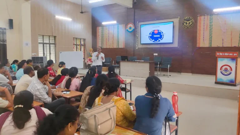 डायट आगरा प्रशिक्षण, कवच मॉड्यूल प्रशिक्षण, आगरा शिक्षा समाचार, विद्यालय सुरक्षा एवं संरक्षा प्रशिक्षण, माध्यमिक विद्यालय शिक्षक प्रशिक्षण, डायट आगरा समाचार, विजय प्रताप सिंह, संजीव कुमार सत्यार्थी, डॉ. मनोज कुमार वार्ष्णेय, विद्यालय में सुरक्षित वातावरण, आपदा प्रबंधन प्रशिक्षण, भूकंप से बचाव के उपाय, बाढ़ सुरक्षा जागरूकता, सर्पदंश से बचाव, अग्निकांड से सुरक्षा, साइबर सुरक्षा जागरूकता, मच्छर जनित बीमारियां, नगर निगम आगरा स्वास्थ्य जागरूकता, शिक्षकों का व्यावसायिक विकास, विद्यार्थियों की सुरक्षा, स्कूल सेफ्टी ट्रेनिंग 2026, DIET Agra News, Kavach Module Training, School Safety Training, Teacher Training Agra