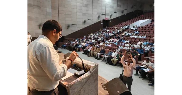 आगरा विधान परिषद चुनाव 2026, आगरा MLC चुनाव 2026, आगरा खंड स्नातक निर्वाचन, आगरा खंड शिक्षक निर्वाचन, डीएम मनीष बंसल, मतदान कार्मिक प्रशिक्षण आगरा, पीठासीन अधिकारी प्रशिक्षण, पीओ पी-1 पी-2 प्रशिक्षण, सूरसदन आगरा प्रशिक्षण, 23 अक्टूबर 2026 मतदान, 17 अक्टूबर मतदान प्रशिक्षण, 22 अक्टूबर पोलिंग पार्टियों की रवानगी, मतपत्र से मतदान प्रक्रिया, मतपेटिका सील करने की प्रक्रिया, विधान परिषद चुनाव प्रशिक्षण, आगरा जिला निर्वाचन अधिकारी, मतदाता पहचान पत्र वैकल्पिक दस्तावेज, स्नातक निर्वाचन क्षेत्र मतदान, शिक्षक निर्वाचन क्षेत्र मतदान, उत्तर प्रदेश विधान परिषद चुनाव, Agra MLC Election 2026, Agra Graduate Constituency Election, Agra Teacher Constituency Election, Polling Staff Training Agra
