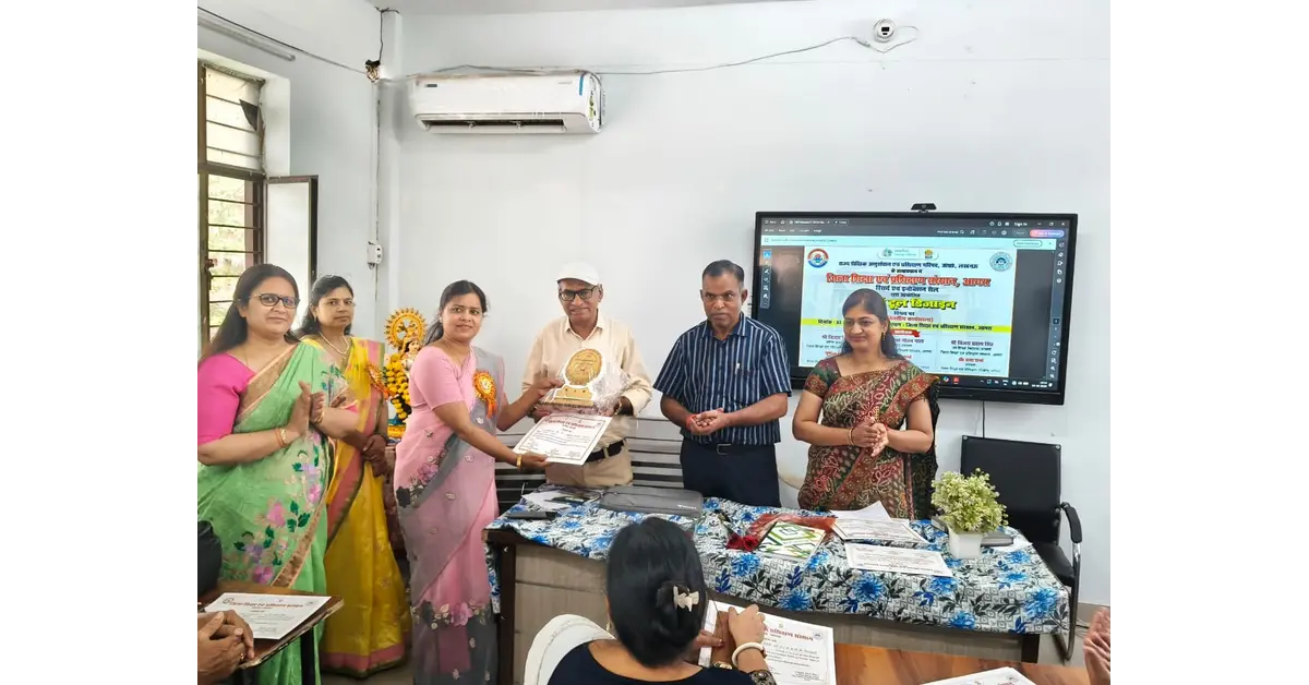 रिसर्च टूल डिजाइन कार्यशाला, आगरा न्यूज, Agra News, डायट आगरा, जिला शिक्षा एवं प्रशिक्षण संस्थान आगरा, DIET Agra, आगरा शिक्षक प्रशिक्षण, 65 शिक्षकों की कार्यशाला, रिसर्च एवं इनोवेशन सेल, शिक्षक शोध प्रशिक्षण, रिसर्च टूल डिजाइन, प्रश्नपत्र निर्माण, प्रश्नपत्र ब्लूप्रिंट, प्रश्नावली निर्माण, स्कोरिंग की, शोध उपकरण निर्माण, शैक्षिक अनुसंधान, शिक्षा में शोध, शिक्षक क्षमता विकास, शिक्षकों के लिए प्रशिक्षण, माध्यमिक शिक्षा प्रशिक्षण, बेसिक शिक्षा आगरा, दयालबाग विश्वविद्यालय, डॉ निशा जैन, डॉ नीतू सिंह, विजय प्रताप सिंह, विजय सिंह वरिष्ठ प्रवक्ता, डॉ प्रज्ञा शर्मा, लक्ष्मी शर्मा, पुष्पेंद्र सिंह, आगरा शिक्षा समाचार, उत्तर प्रदेश शिक्षा समाचार, Agra Education News, UP Education News, शिक्षण नवाचार, शिक्षक प्रशिक्षण कार्यक्रम, Google Discover News, Google News India