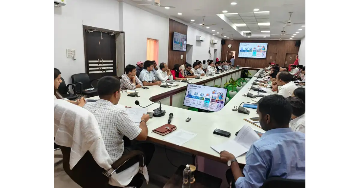जनगणना-2027, Census 2027, जनगणना 2027 आगरा, आगरा जनगणना, जनसंख्या गणना 2027, आगरा न्यूज, Agra News, डीएम मनीष बंसल, जिलाधिकारी मनीष बंसल, आगरा कलेक्ट्रेट, जनगणना की तैयारियां, जनगणना द्वितीय चरण, जनगणना 2027 दूसरा चरण, स्व-गणना 2026, Self Enumeration 2026, जनगणना स्व गणना, 16 नवंबर से स्व गणना, 30 नवंबर 2026 स्व गणना, 1 दिसंबर 2026 जनगणना, 4 जनवरी 2027 जनगणना, 5 जनवरी से 9 जनवरी पुनरीक्षण, घर-घर जनगणना, डिजिटल जनगणना, ऑनलाइन जनगणना, जनगणना मोबाइल ऐप, जनगणना में 40 प्रश्न, जनगणना प्रश्नावली, जनगणना फील्ड ट्रेनिंग, फील्ड ट्रेनर प्रशिक्षण, जिला जनगणना अधिकारी, संदीप कुमार वर्मा, जनगणना आगरा 2026, Census India 2027, जनगणना में जनभागीदारी, जनगणना जागरूकता अभियान, जनगणना में पूछे जाएंगे सवाल, जनगणना में आधार मोबाइल जानकारी, जनगणना में शिक्षा की जानकारी, जनगणना में प्रवास की जानकारी, जनगणना में आर्थिक गतिविधि, जनगणना आगरा समाचार, Uttar Pradesh Census 2027, UP Census News, Agra Latest News, Google Discover News, Google News India
