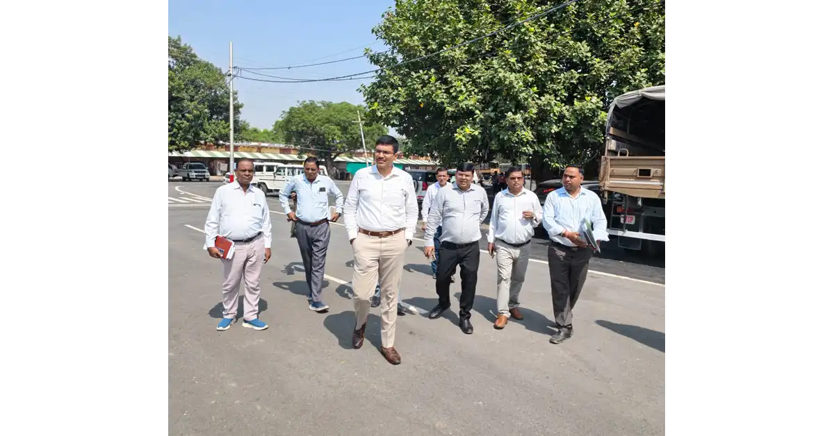 आगरा विधान परिषद चुनाव 2026, आगरा खंड विधान परिषद चुनाव, आगरा स्नातक निर्वाचन क्षेत्र, आगरा शिक्षक निर्वाचन क्षेत्र, डीएम मनीष बंसल, मनीष बंसल आगरा, आगरा चुनाव 2026, विधान परिषद चुनाव की तैयारी, स्ट्रांग रूम आगरा, आगरा मंडी समिति, पोलिंग पार्टियों की रवानगी, मतपेटिकाओं की सुरक्षा, आगरा मतगणना 2026, 23 अक्टूबर 2026 मतदान, 27 अक्टूबर 2026 मतगणना, 12 जनपदों की मतपेटिकाएं, आगरा जिला निर्वाचन अधिकारी, आगरा चुनाव तैयारी, उत्तर प्रदेश विधान परिषद चुनाव 2026, Agra Vidhan Parishad Election 2026, Agra MLC Election 2026, DM Manish Bansal Agra