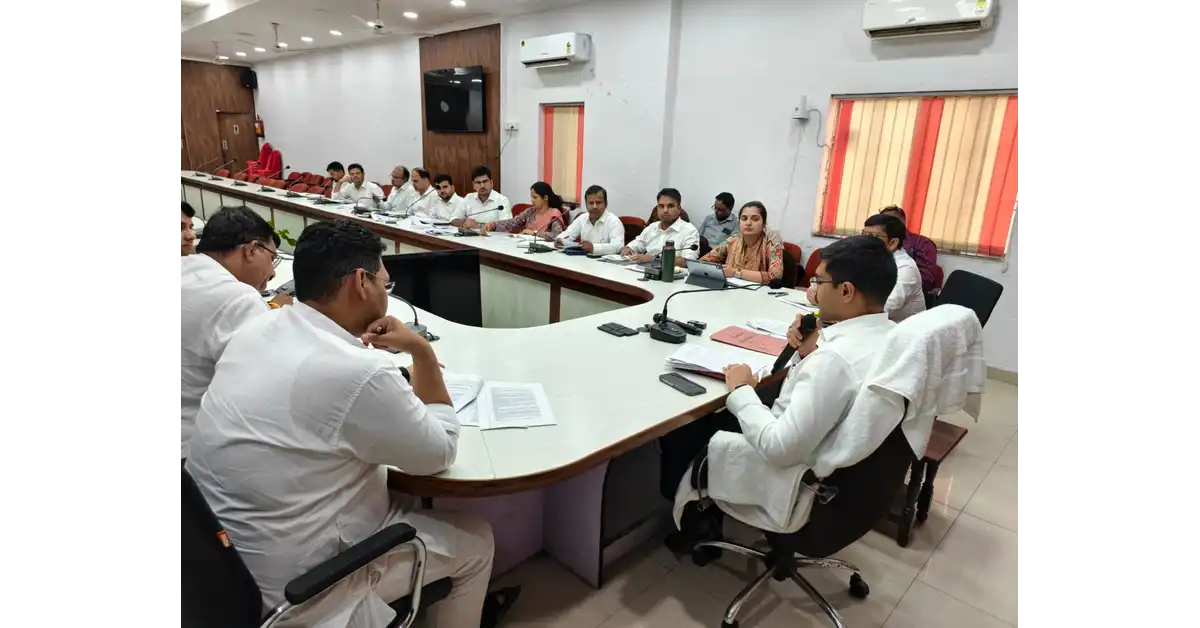 आगरा समाचार, आगरा मतदाता सूची 2027, आगरा वोटर लिस्ट, मतदाता सूची पुनरीक्षण 2026-27, विशेष संक्षिप्त पुनरीक्षण एसएसआर, जिलाधिकारी मनीष बंसल, जिला निर्वाचन अधिकारी आगरा, प्रारूप मतदाता सूची 12 नवंबर 2026, अंतिम मतदाता सूची 4 जनवरी 2027, बीएलओ आगरा, 17 अक्टूबर बीएलओ अभियान, मतदाता सूची में नाम कैसे जुड़वाएं, फॉर्म 6 मतदाता सूची, फॉर्म 7 नाम हटाना, फॉर्म 8 मतदाता विवरण सुधार, युवा मतदाता पंजीकरण, महिला मतदाता पंजीकरण, नए मतदान केंद्र आगरा, 1200 से अधिक मतदाता वाले बूथ, बूथ लेवल एजेंट बीएलए, आगरा निर्वाचन समाचार, Agra Voter List 2027, Agra Election News, Voter List Revision 2026-27, BLO Agra, Voter Registration Uttar Pradesh