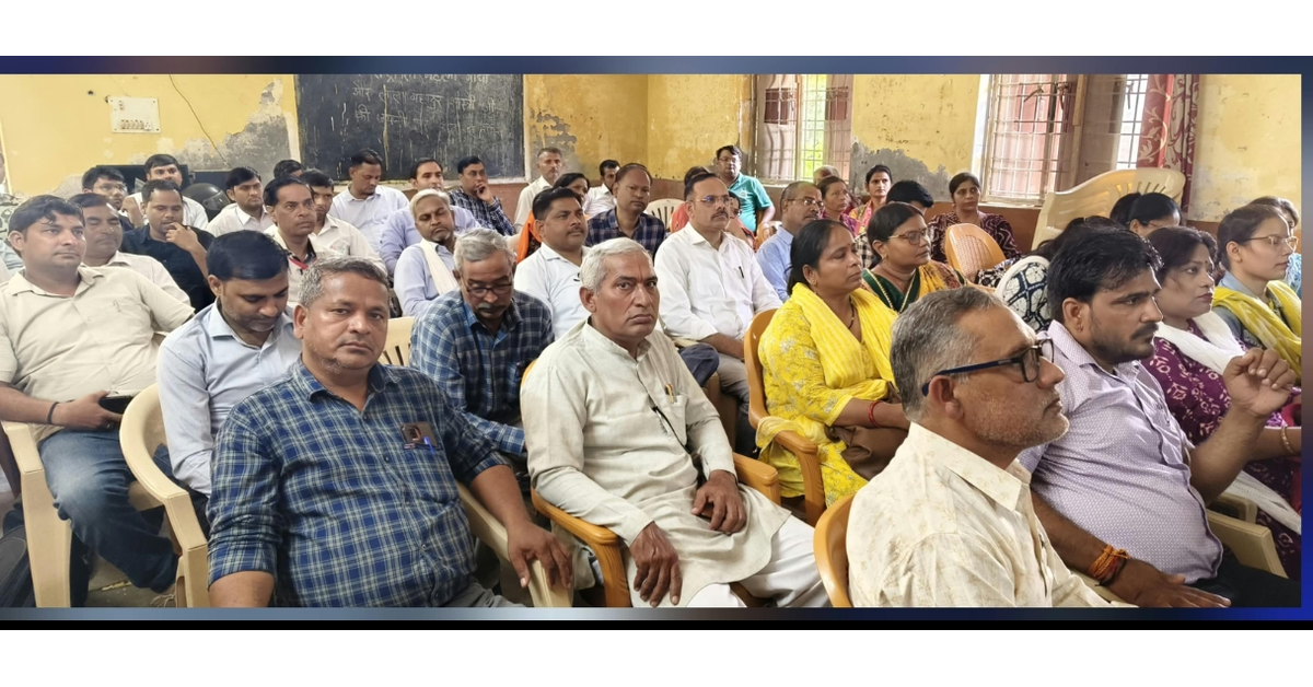 खेरागढ़ न्यूज, Kheragarh News, आगरा न्यूज, Agra News, स्काउट गाइड प्रशिक्षण, स्काउट-गाइड बिगिनर प्रशिक्षण, Scout Guide Training, Scout Guide Beginner Training, खेरागढ़ बीआरसी, BRC Kheragarh, ब्लॉक संसाधन केंद्र खेरागढ़, 80 शिक्षकों ने किया प्रतिभाग, शिक्षक प्रशिक्षण कार्यक्रम, आगरा शिक्षक समाचार, Agra Education News, भारत स्काउट्स एवं गाइड्स, Bharat Scouts and Guides, स्काउटिंग के उद्देश्य, स्काउट गाइड के मूल सिद्धांत, सेवा भावना, अनुशासन और नेतृत्व, राष्ट्र निर्माण, राष्ट्रभक्ति, आत्मनिर्भरता, टीम भावना, सहयोग की भावना, विद्यालय में स्काउट गाइड, विद्यार्थियों का सर्वांगीण विकास, जिम्मेदार नागरिक, डॉ. राकेश सिंह, महेश चंद्र खेरागढ़, डॉ. मनोज कुमार वार्ष्णेय, डॉ. दिग्विजय पचौरी, कुसुम वर्मा, डॉ. मनोज कुमार पाठक, अशोक कुमार स्काउट मास्टर, सौरभ शर्मा, अजय सिकरवार, डॉ. सतीश कुमार सिकरवार, मलय कुमार दास, बेसिक शिक्षा विभाग आगरा, खेरागढ़ ब्लॉक शिक्षा, Uttar Pradesh Education News, Google Discover News, Google News India