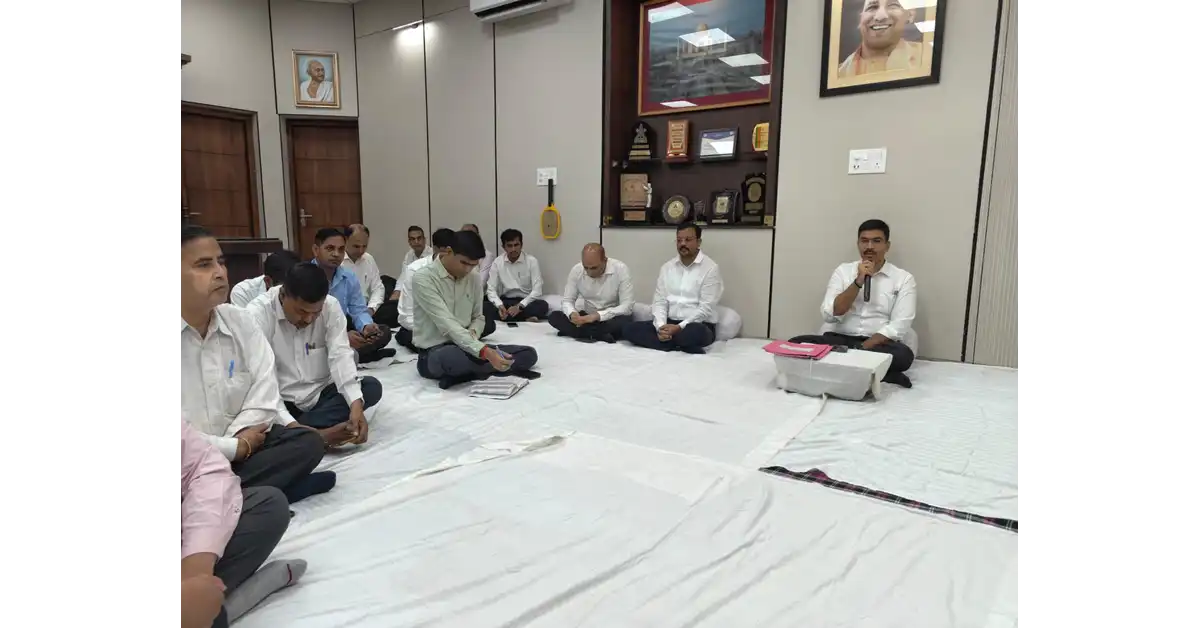 गांधी जयंती, गांधी जयंती 2026, महात्मा गांधी जयंती, लाल बहादुर शास्त्री जयंती, आगरा न्यूज, Agra News, डीएम मनीष बंसल, जिलाधिकारी मनीष बंसल, आगरा कलेक्ट्रेट, कलेक्ट्रेट आगरा गांधी जयंती, गांधी जी को श्रद्धांजलि, शास्त्री जी को श्रद्धांजलि, अंतरराष्ट्रीय अहिंसा दिवस, 2 अक्टूबर कार्यक्रम, गांधी जयंती समाचार, शास्त्री जयंती समाचार, रघुपति राघव राजा राम, रामधुन गायन, गांधी जी के विचार, शास्त्री जी के विचार, विकसित भारत, सत्य और अहिंसा, गांधी जी की सादगी, लाल बहादुर शास्त्री का जीवन, जय जवान जय किसान, राष्ट्रपिता महात्मा गांधी, पूर्व प्रधानमंत्री लाल बहादुर शास्त्री, आगरा जिला प्रशासन, आगरा जिलाधिकारी, Agra Collectorate News, Uttar Pradesh News, आगरा की ताजा खबरें, गांधी जयंती समारोह आगरा, Google Discover News, Google News India