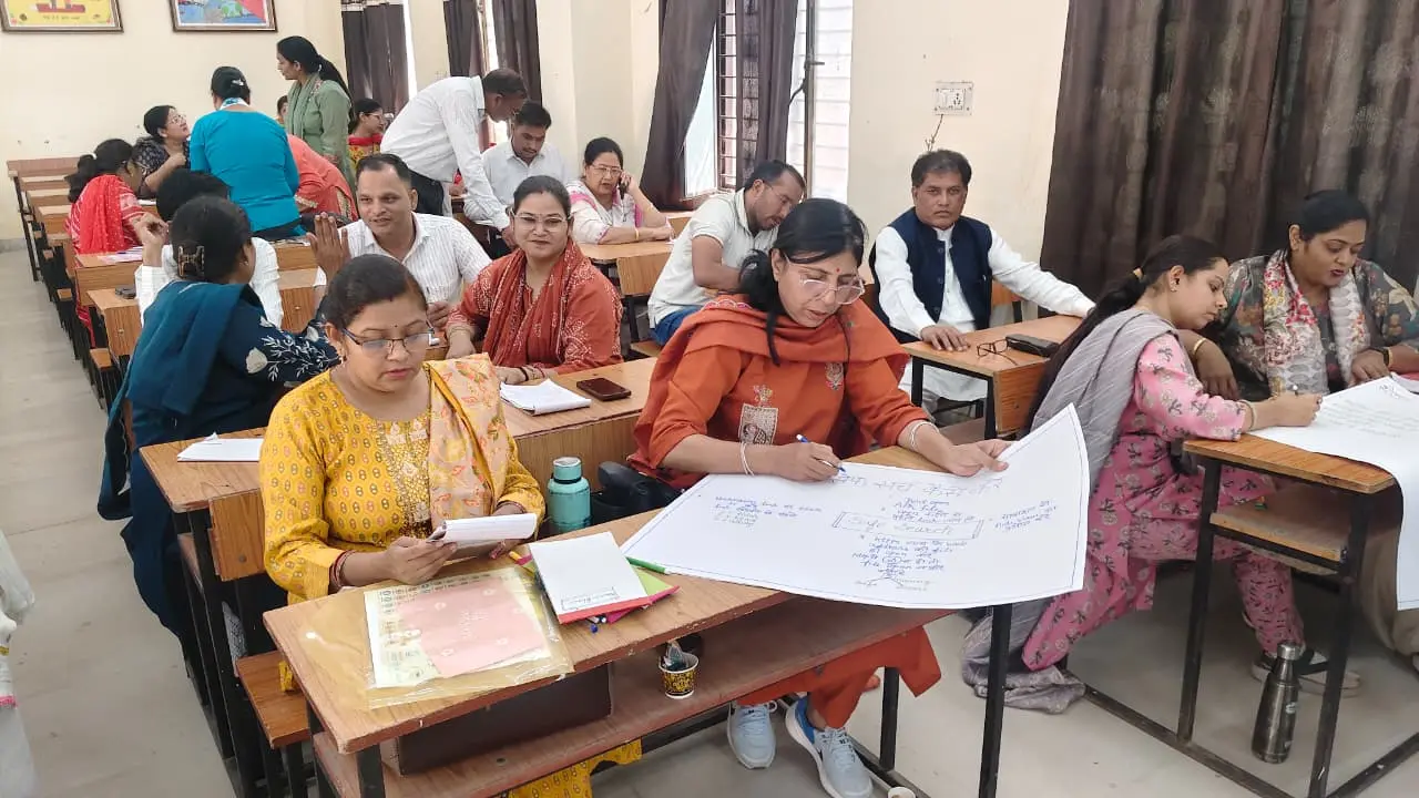 डायट आगरा साइबर सुरक्षा प्रशिक्षण, आगरा शिक्षा समाचार, कवच मॉड्यूल प्रशिक्षण, डायट आगरा में तीन दिवसीय प्रशिक्षण, 94 शिक्षकों का प्रशिक्षण, विजय प्रताप सिंह डायट आगरा, डॉ. मनोज कुमार वार्ष्णेय, संजीव कुमार सत्यार्थी, शिक्षकों के लिए साइबर सुरक्षा, साइबर अपराधों से बचाव, अनजान लिंक से साइबर सुरक्षा, APK फाइल से बचाव, विद्यालय सुरक्षा एवं संरक्षा प्रशिक्षण, स्कूल सेफ्टी ट्रेनिंग आगरा, अग्नि सुरक्षा प्रशिक्षण, आपदा प्रबंधन प्रशिक्षण, भूकंप से बचाव के उपाय, बाढ़ सुरक्षा जागरूकता, सर्पदंश से बचाव, डिजिटल सुरक्षा जागरूकता, विद्यार्थियों की ऑनलाइन सुरक्षा, माध्यमिक विद्यालय शिक्षक प्रशिक्षण, आगरा शिक्षक प्रशिक्षण समाचार, DIET Agra News, Cyber Security Training Agra, Kavach Module Training 2026, School Safety Training, Teacher Training Uttar Pradesh