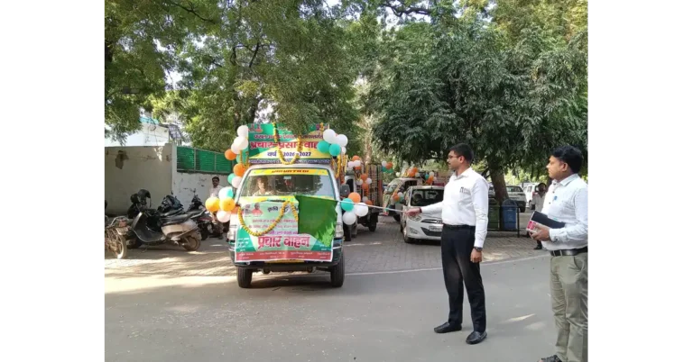 आगरा पराली प्रबंधन अभियान, आगरा में पराली न जलाने की अपील, डीएम मनीष बंसल, मनीष बंसल आगरा, फसल अवशेष प्रबंधन योजना 2026-27, पराली जलाने के नुकसान, पराली प्रबंधन जागरूकता वाहन, कृषि विभाग आगरा, किसान जागरूकता अभियान आगरा, फसल अवशेष प्रबंधन, पराली जलाने पर रोक, सुपर सीडर, हैप्पी सीडर, पराली बेलर, डी-कंपोजर से पराली प्रबंधन, पराली से जैविक खाद, गन्ने की पत्ती प्रबंधन, पर्यावरण संरक्षण आगरा, कृषि यंत्रों पर अनुदान, उत्तर प्रदेश कृषि समाचार, Agra Parali Management, Crop Residue Management 2026, DM Manish Bansal Agra
